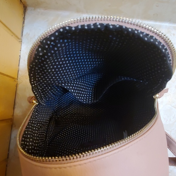 Backpack - Picture 3 of 4